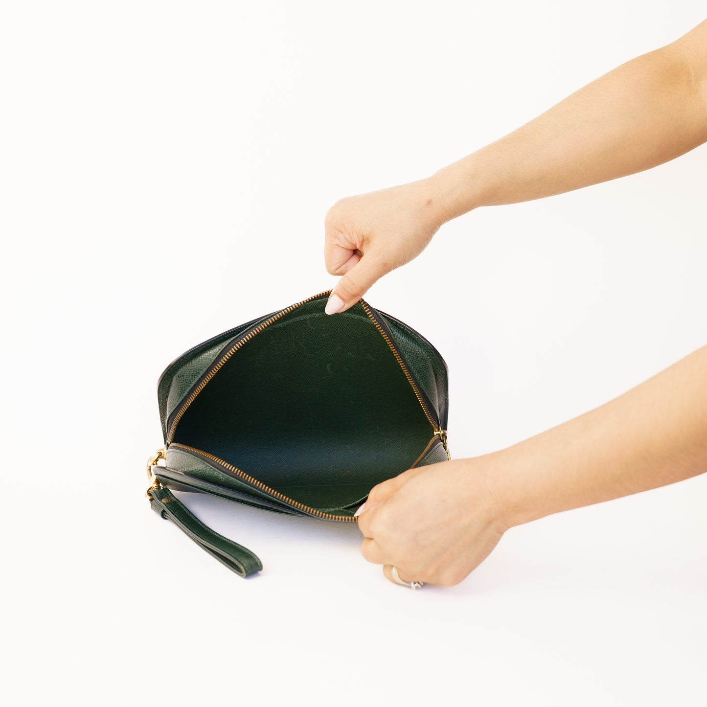 Louis Vuitton Orsay Clutch in Green Taiga Leather 300426B16