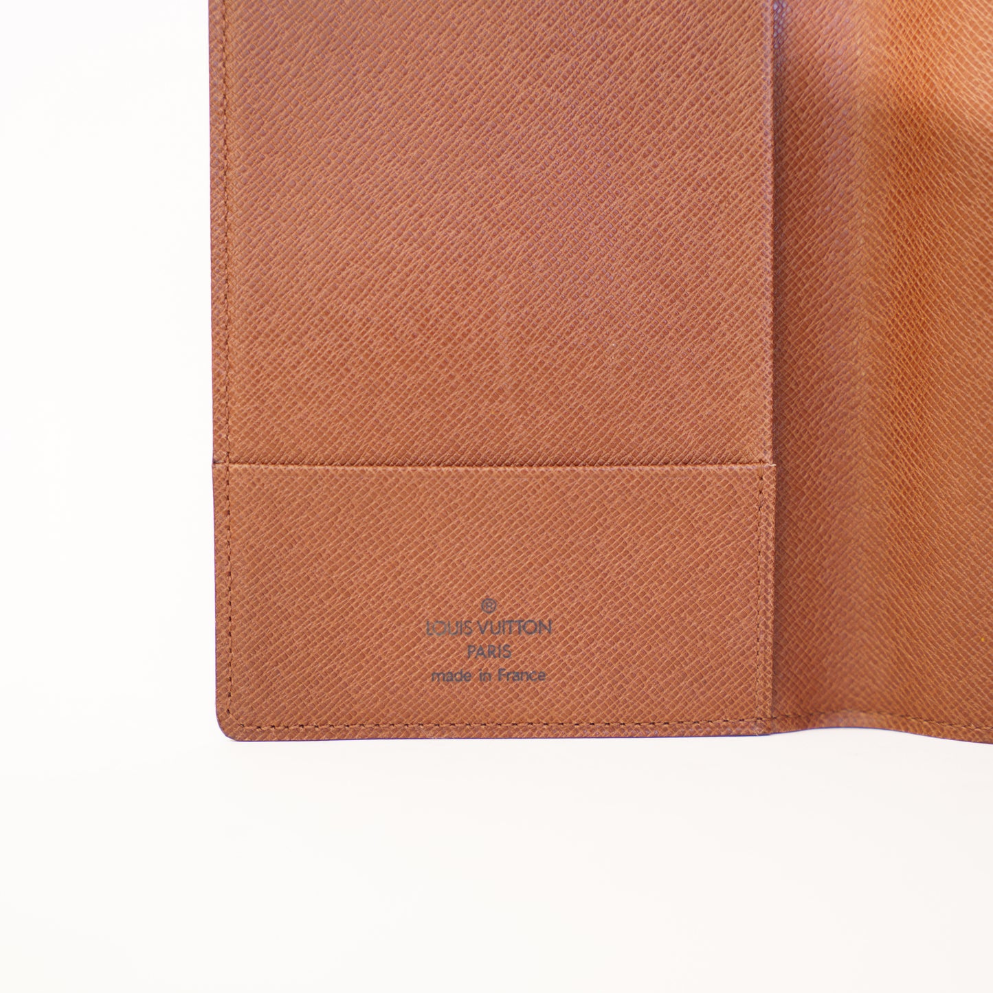 Louis Vuitton Passport Holder in Monogram 300426B08