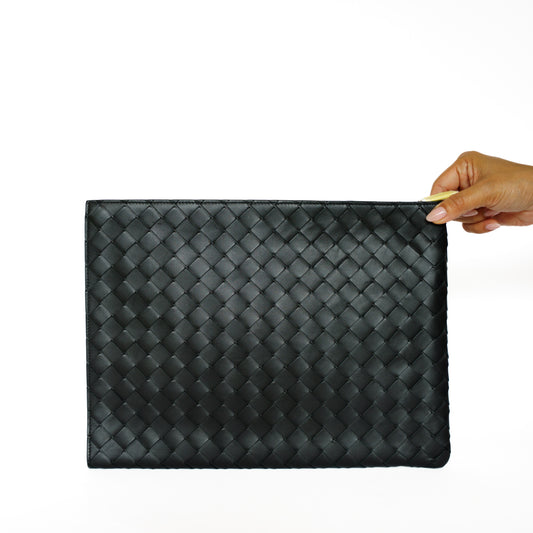Bottega Veneta Black Men's Intrecciato Half Zip Pouch