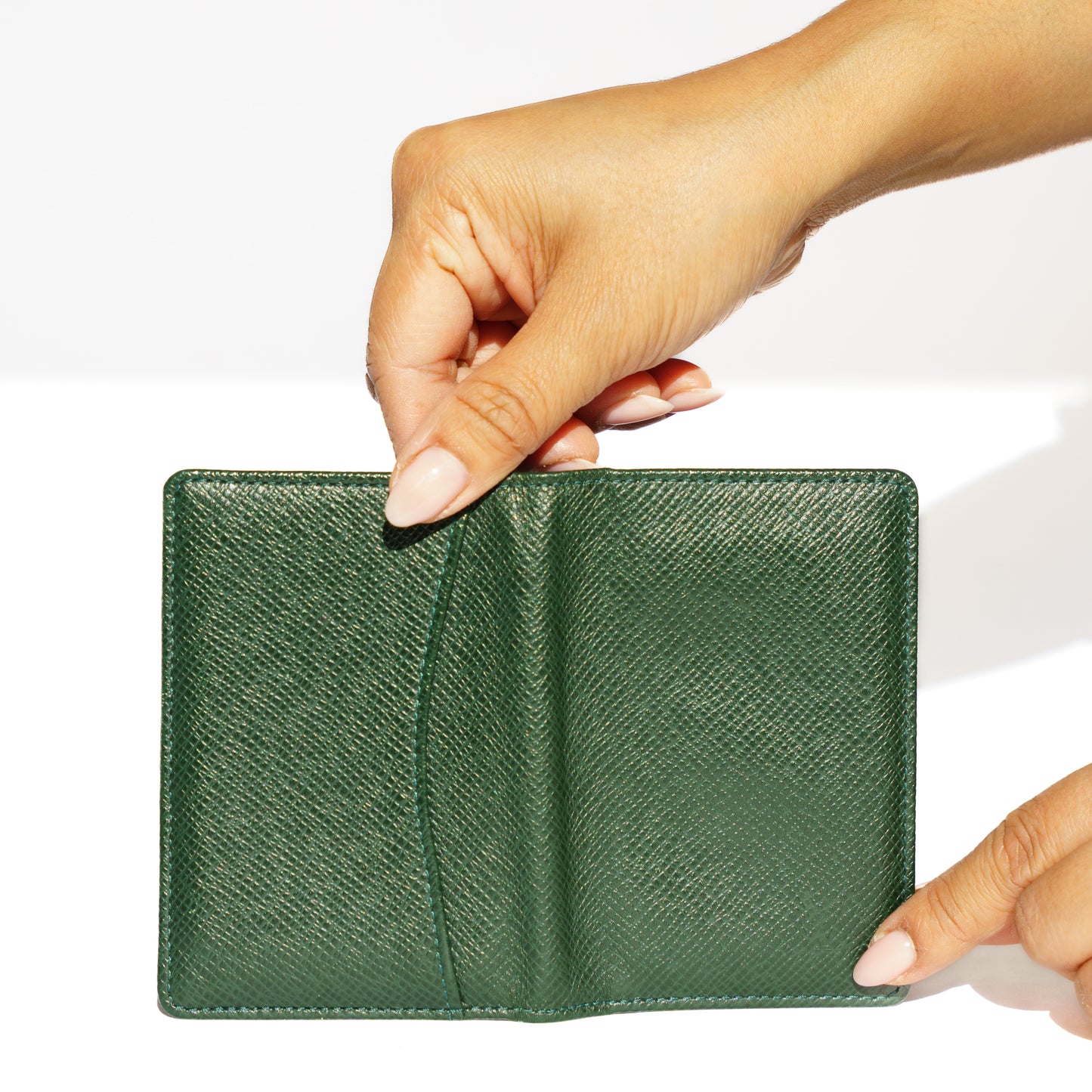 Louis Vuitton Taiga Leather Card Holder in Green