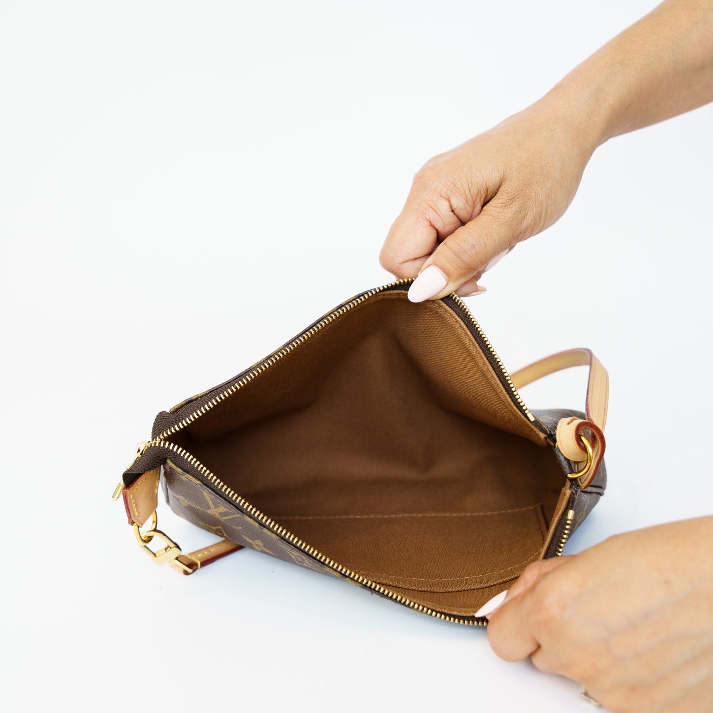Louis Vuitton 2020 Pochette Accessoires In Monogram Canvas AH3290