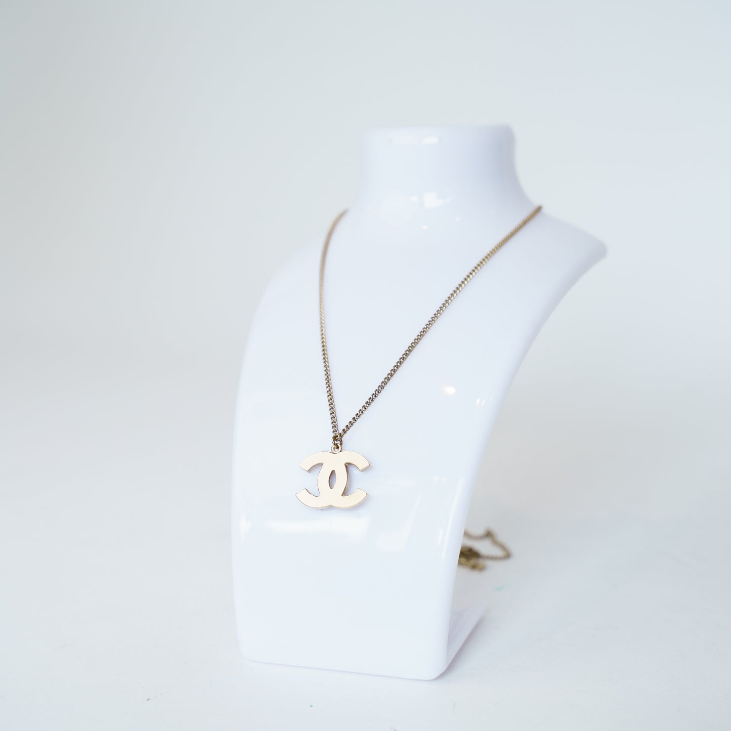 Chanel CC Pendant Tweed Necklace in Light Gold Hardware