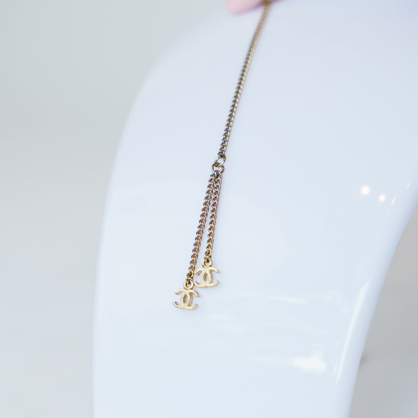 Chanel CC Pendant Tweed Necklace in Light Gold Hardware