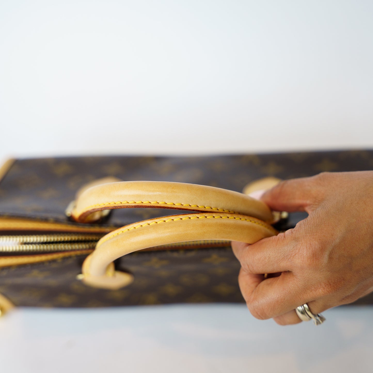 Louis Vuitton 2006 Popincourt Monogram VI0036