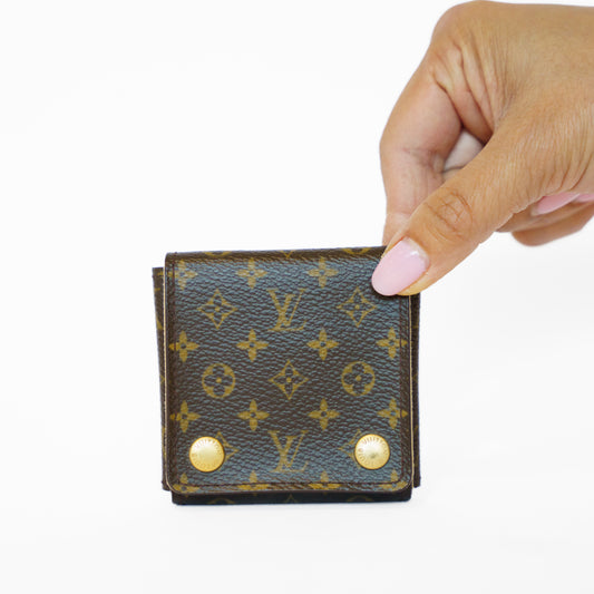 Louis Vuitton Jewellery Necklace Pouch in Monogram Canvas 271125B19