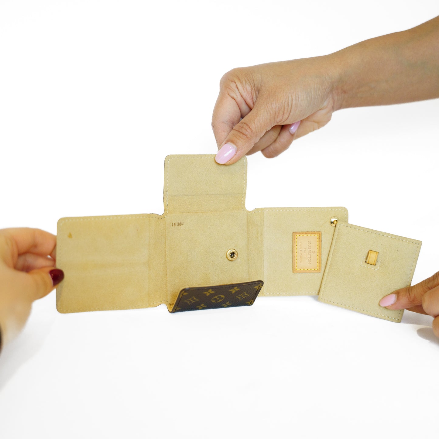 Louis Vuitton Jewellery Necklace Pouch in Monogram Canvas 271125B19