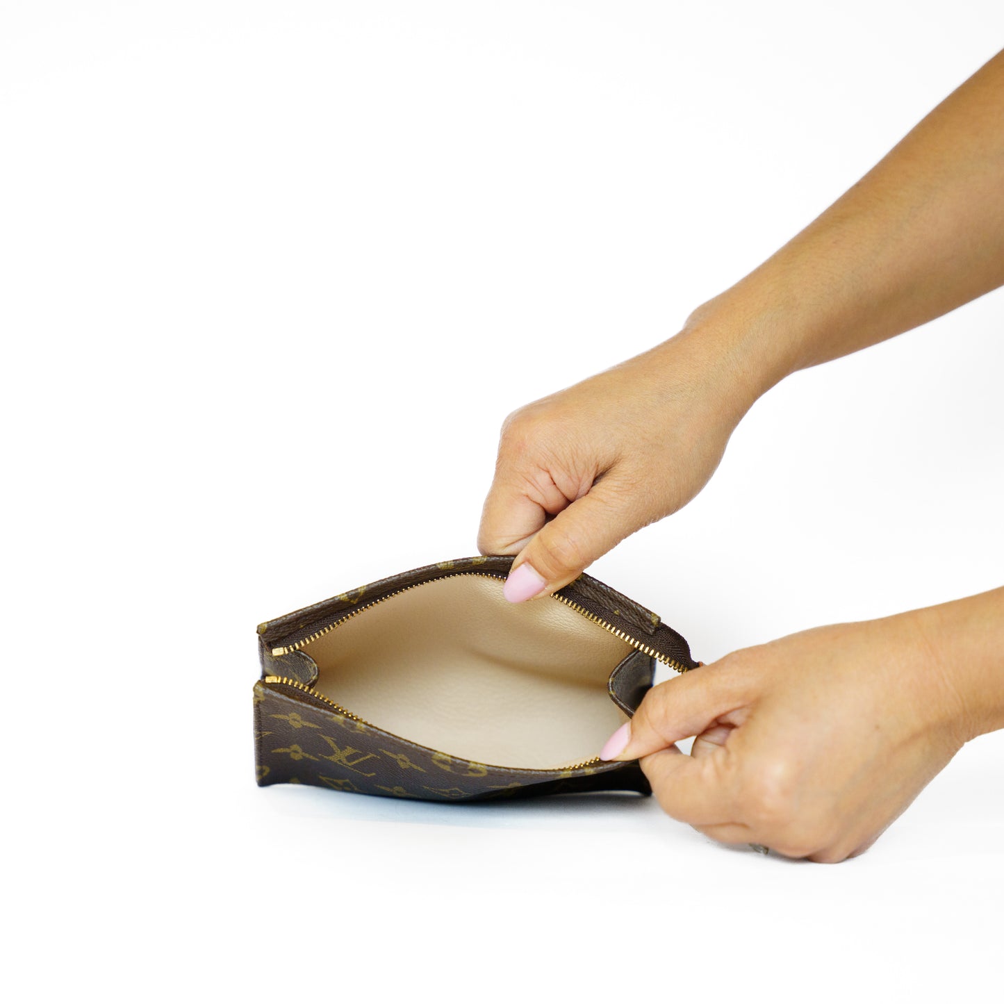 Louis Vuitton Toiletry Pouch 15 in Monogram 271125B47