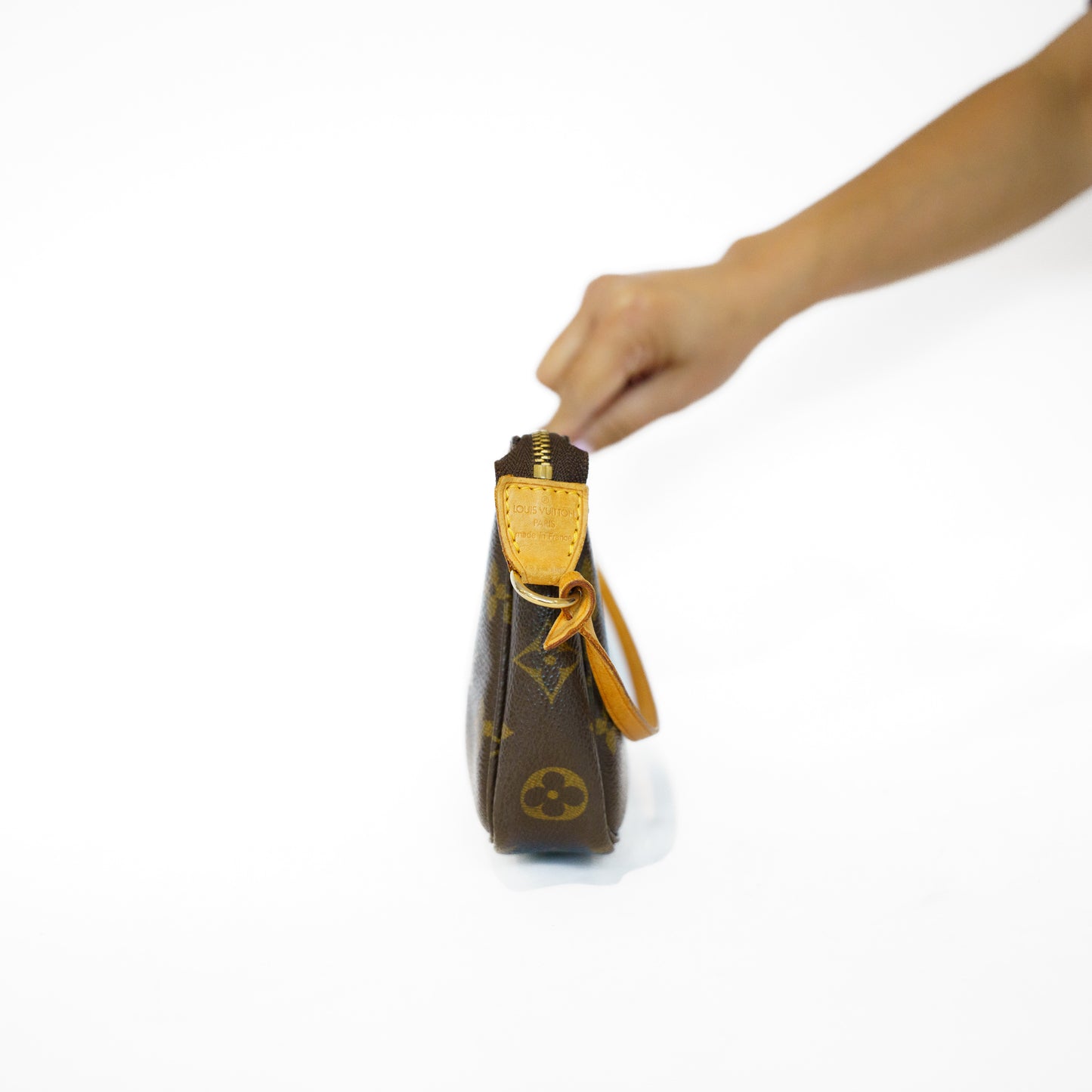 Louis Vuitton Pochette Accesoires in Monogram Canvas SL1022 271125B196