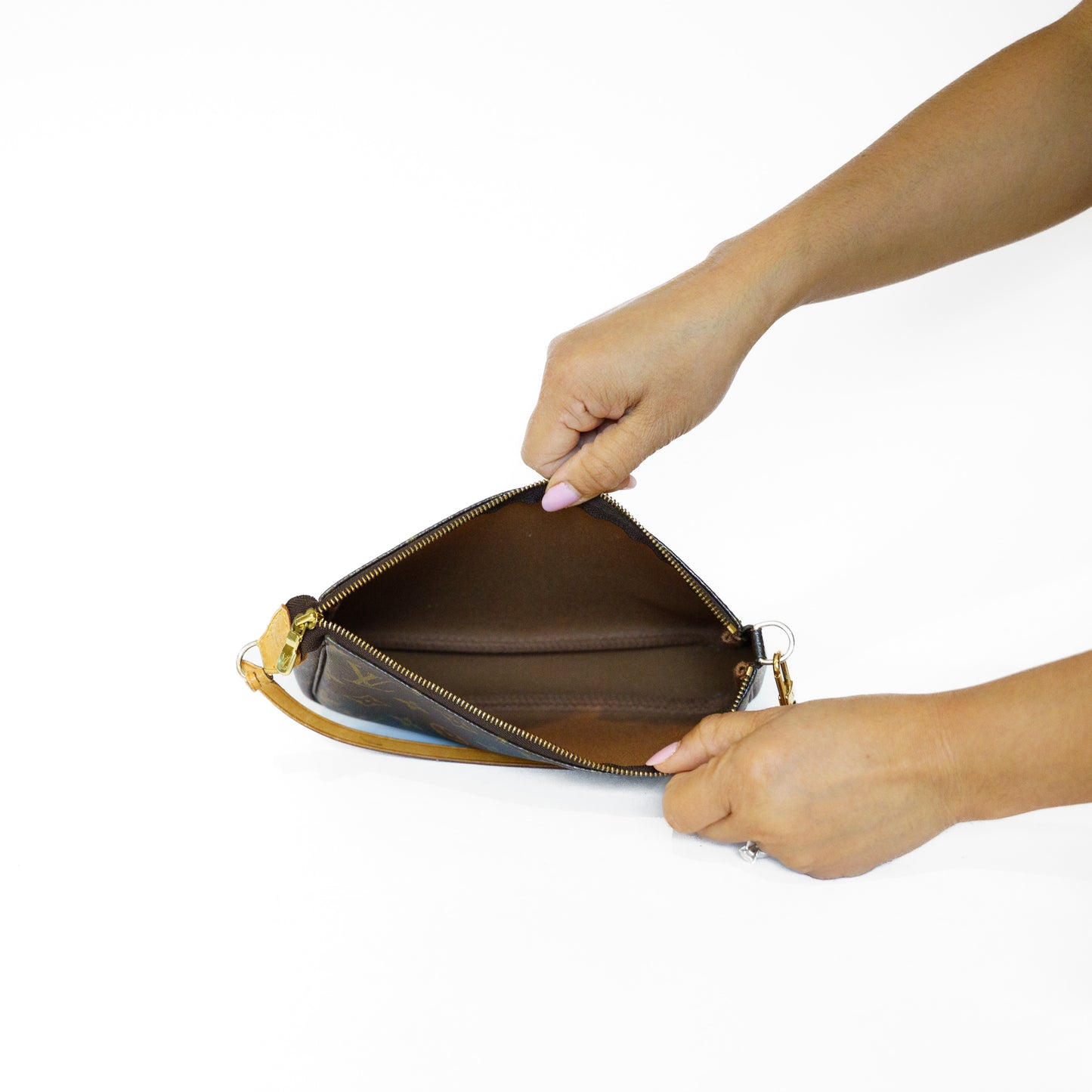 Louis Vuitton Pochette Accesoires in Monogram Canvas SL1022 271125B196