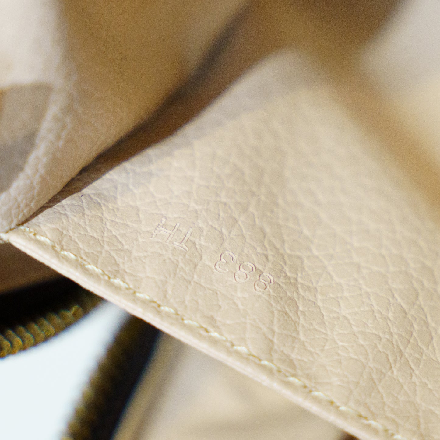 Louis Vuitton Trousse 23 883TH 271125B241