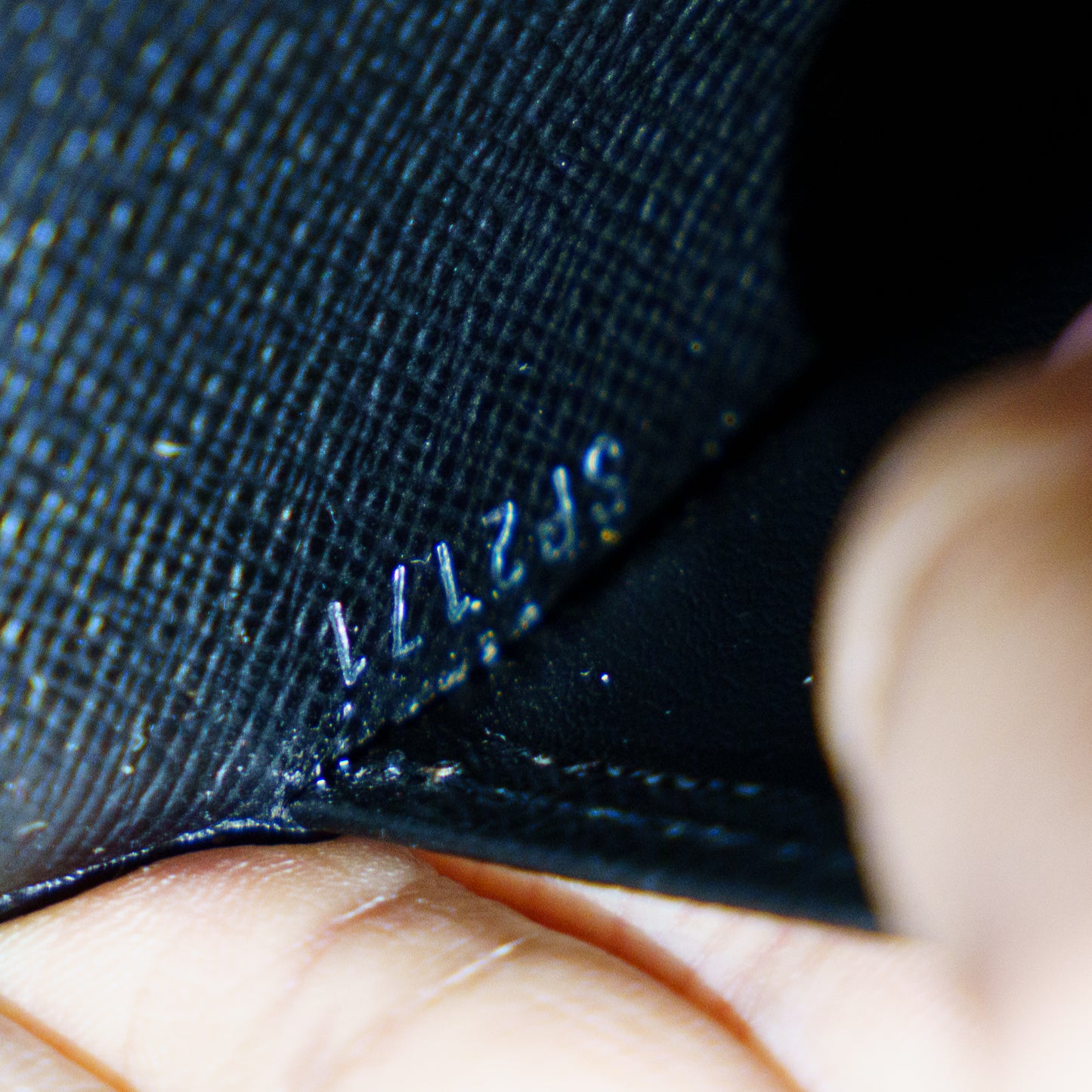 Louis Vuitton Agenda MM in Damier Graphite Canvas 271125B44