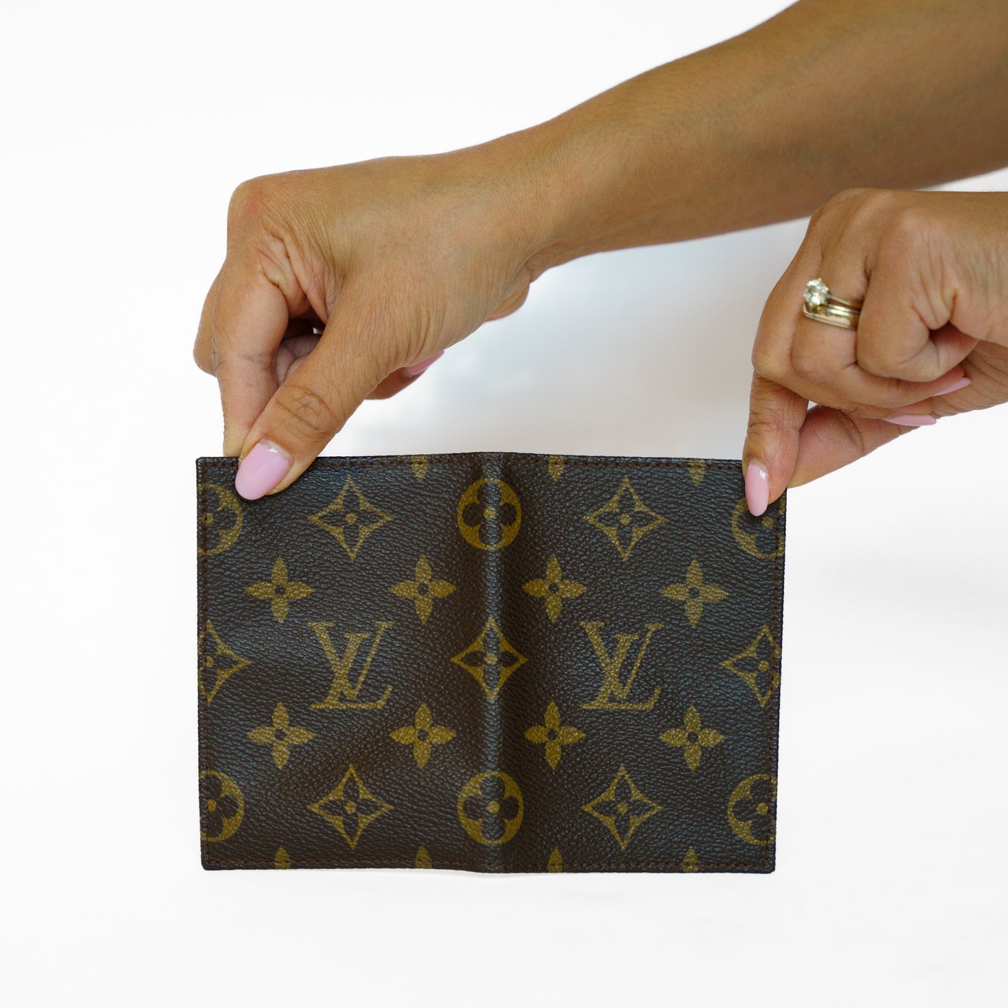Louis Vuitton ID Holder in Monogram 271125B11