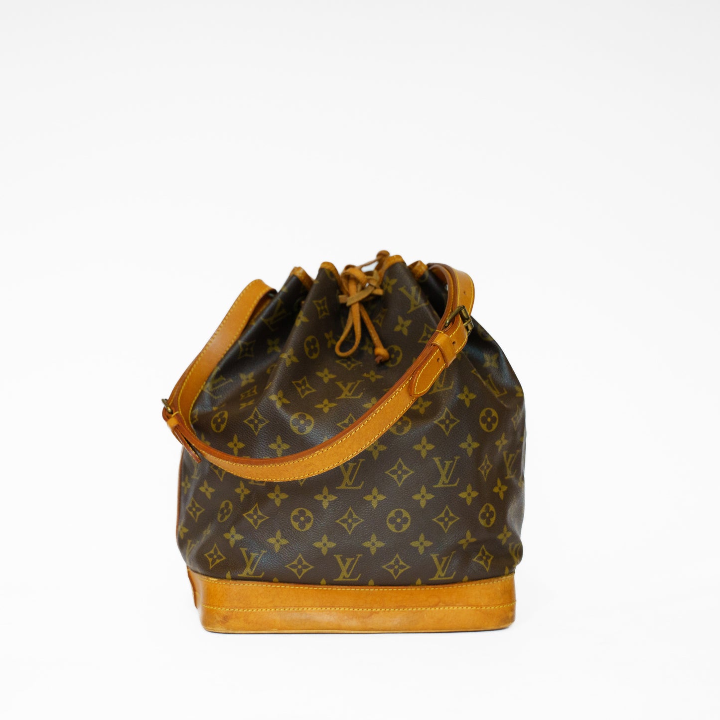 Louis Vuitton Noe Gm Bucket Bag in Monogram Canvas 271125B14