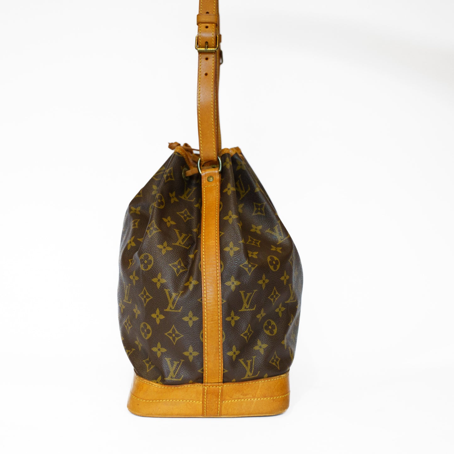Louis Vuitton Noe Gm Bucket Bag in Monogram Canvas 271125B14
