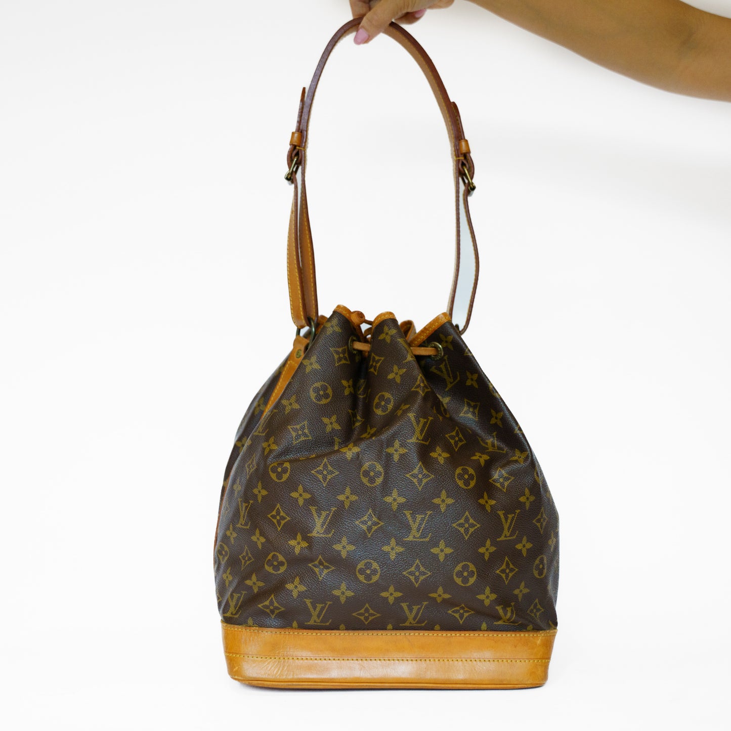 Louis Vuitton Noe Gm Bucket Bag in Monogram Canvas 271125B14