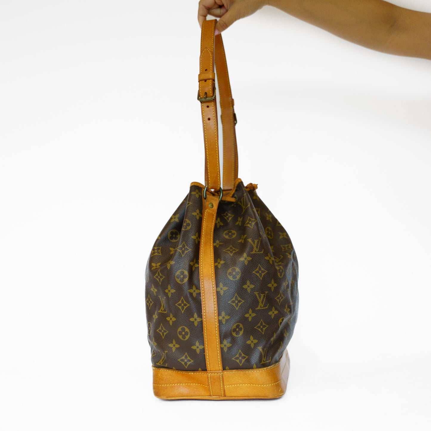 Louis Vuitton Noe Gm Bucket Bag in Monogram Canvas 271125B14