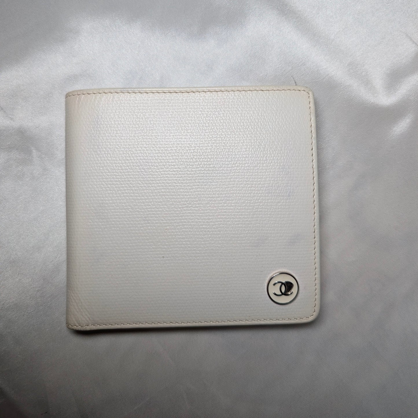 Chanel Bifold White Wallet 231125B21