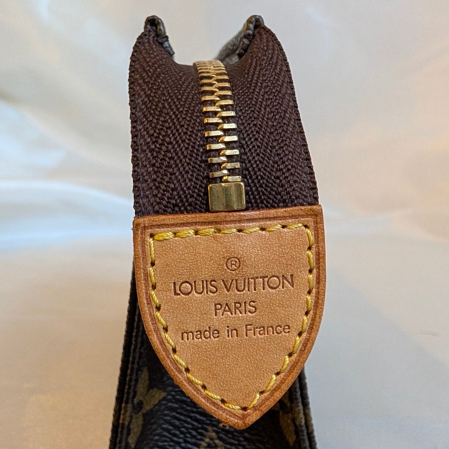 Louis Vuitton Toiletry Pouch 15 in Monogram Canvas 191125B21