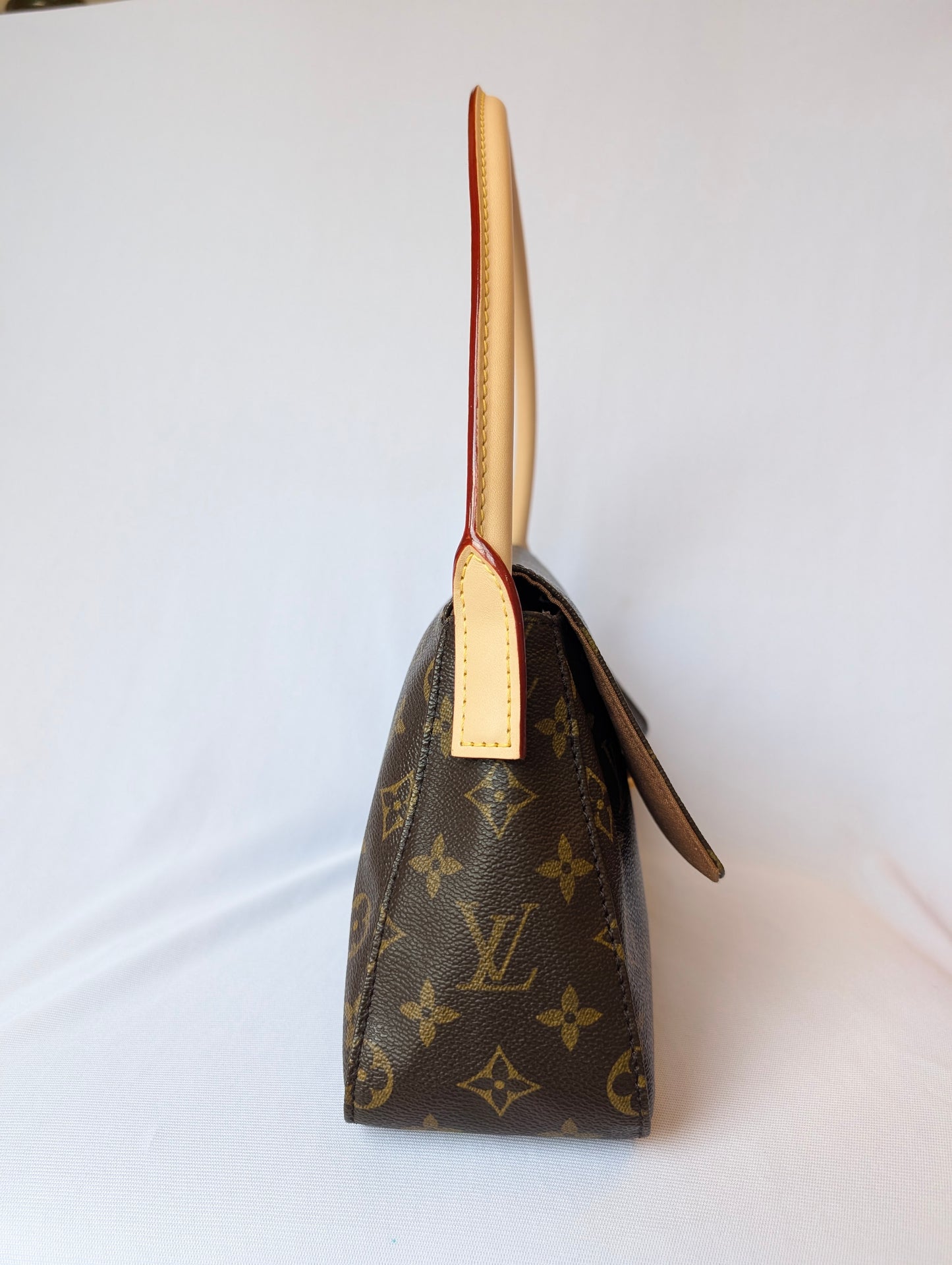 Louis Vuitton 2002 Looping PM Monogram Bag MI0092