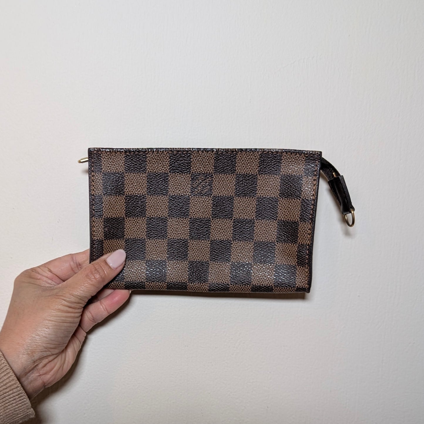 Louis Vuitton Bucket Pouch in Damier Ebene Canvas 140126B16