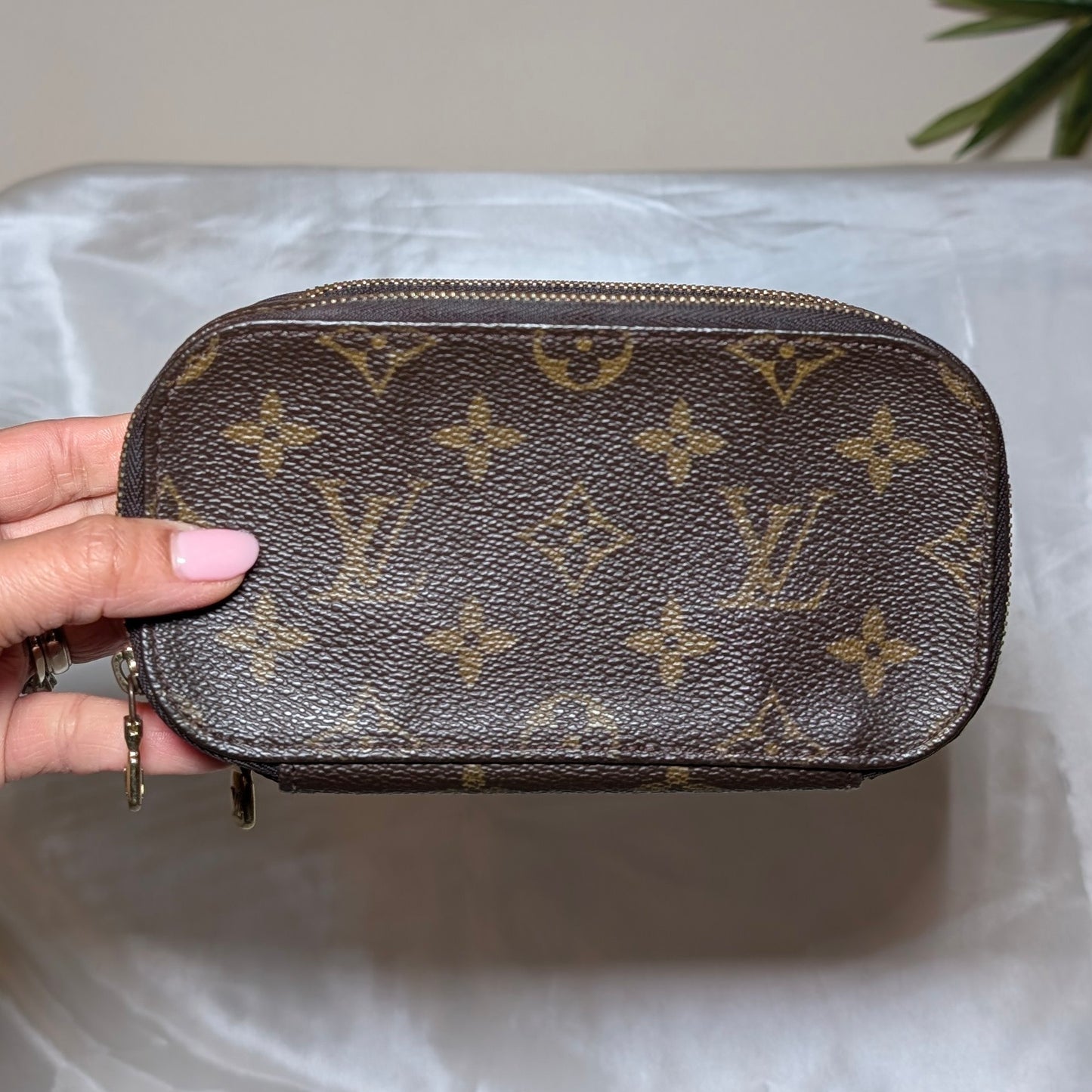 Louis Vuitton Trousse Brush PM in Monogram Canvas 191125B24