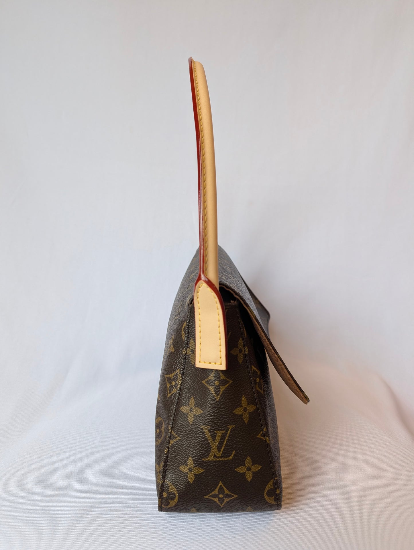 Louis Vuitton 2002 Looping PM Monogram Bag MI0092