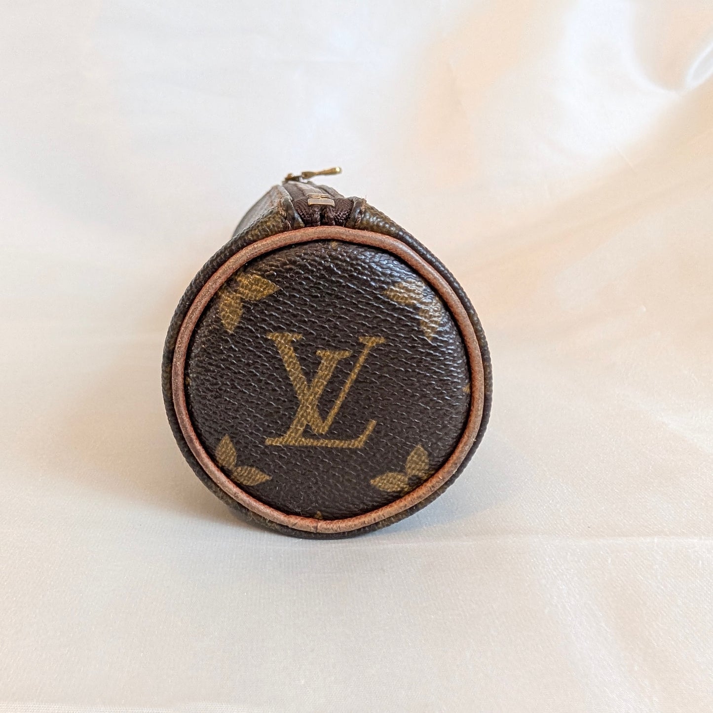 Louis Vuitton Pencil Case Trousse Ronde in Monogram Canvas 191125B19