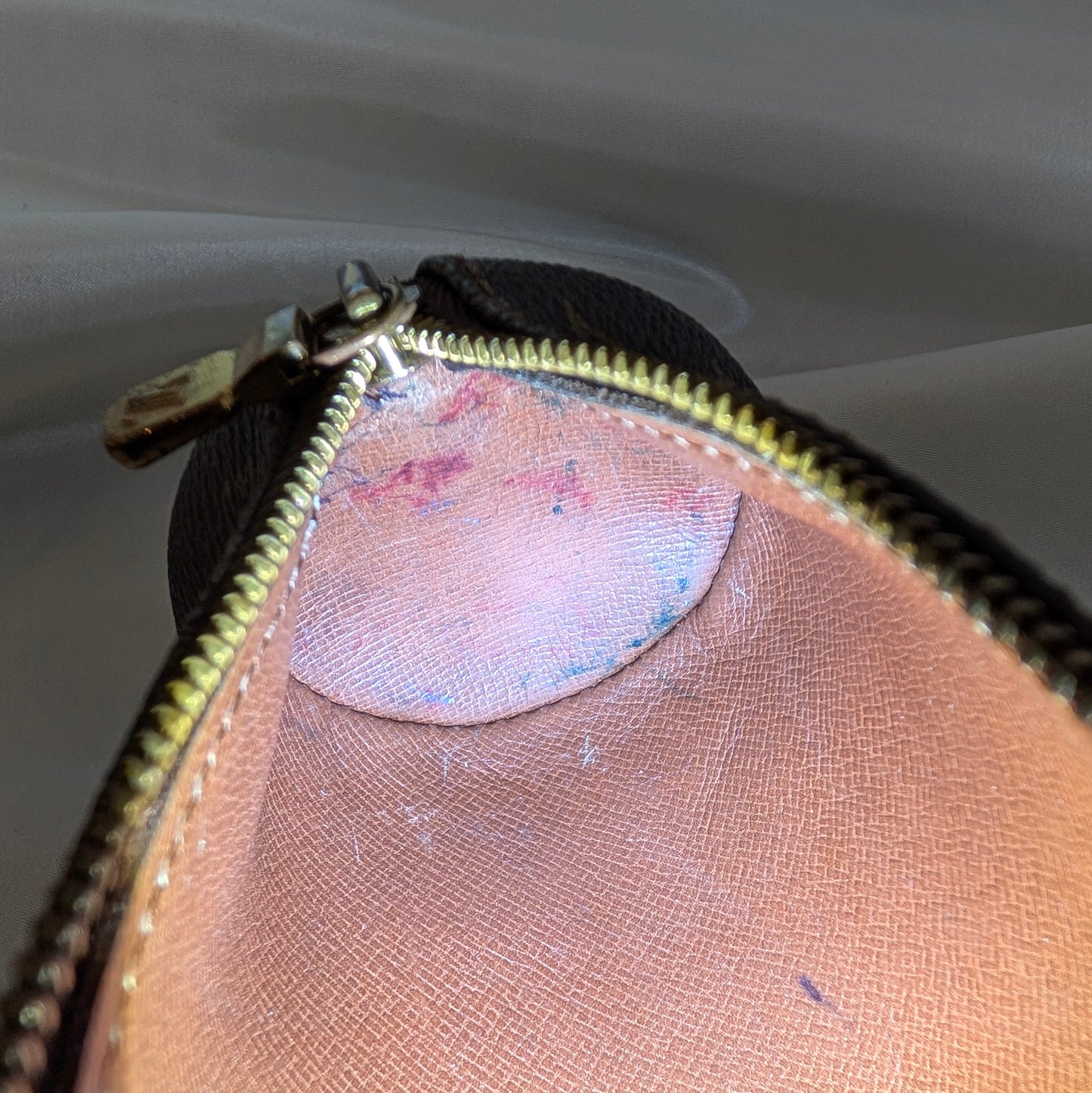 Louis Vuitton Pencil Case Trousse Ronde in Monogram Canvas 191125B19