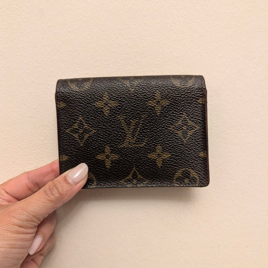 Louis Vuitton Bifold Card Holder in Monogram 280126B09