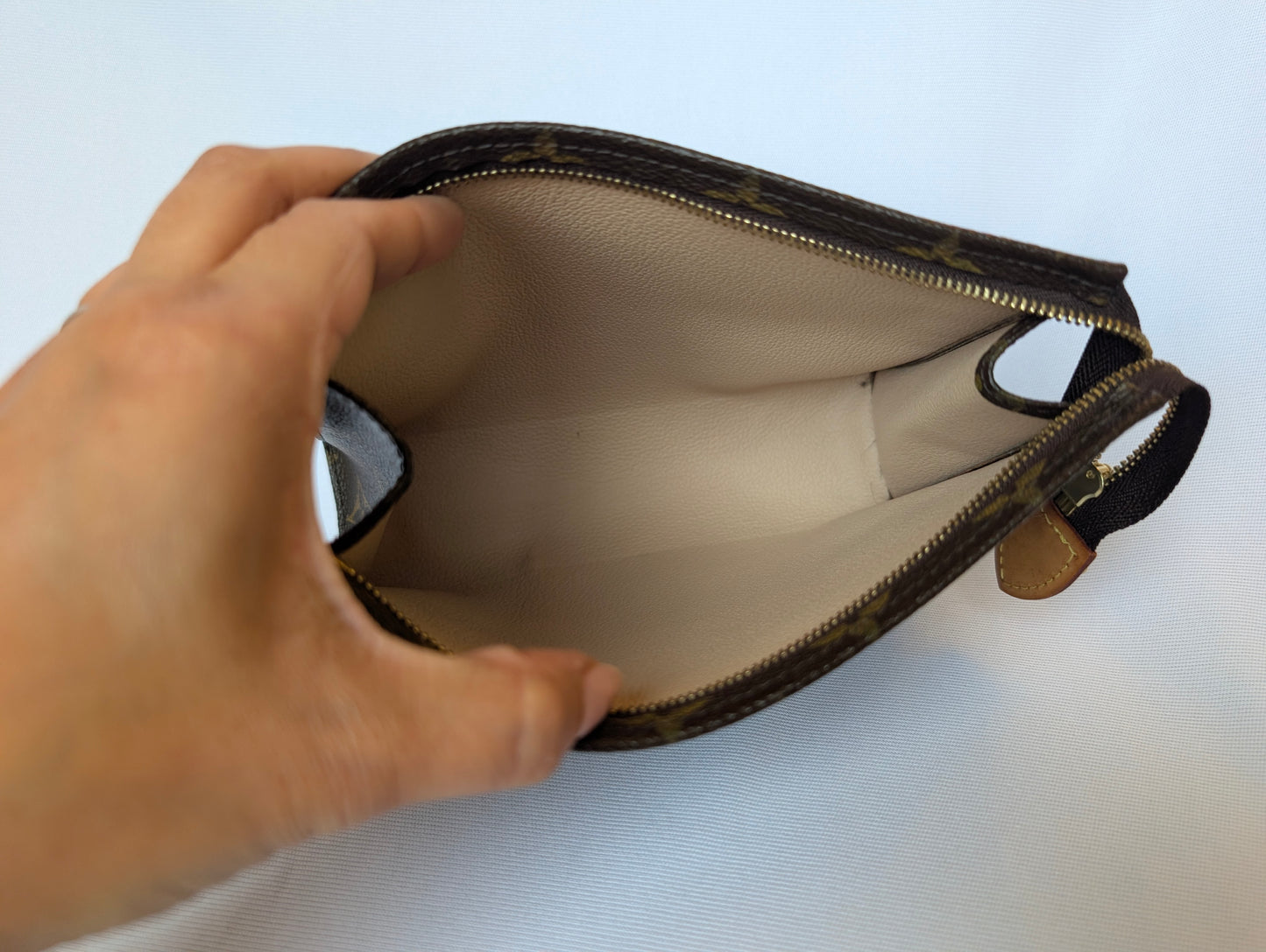 Louis Vuitton 2008 Monogram Toiletry Pouch 19 DU2068