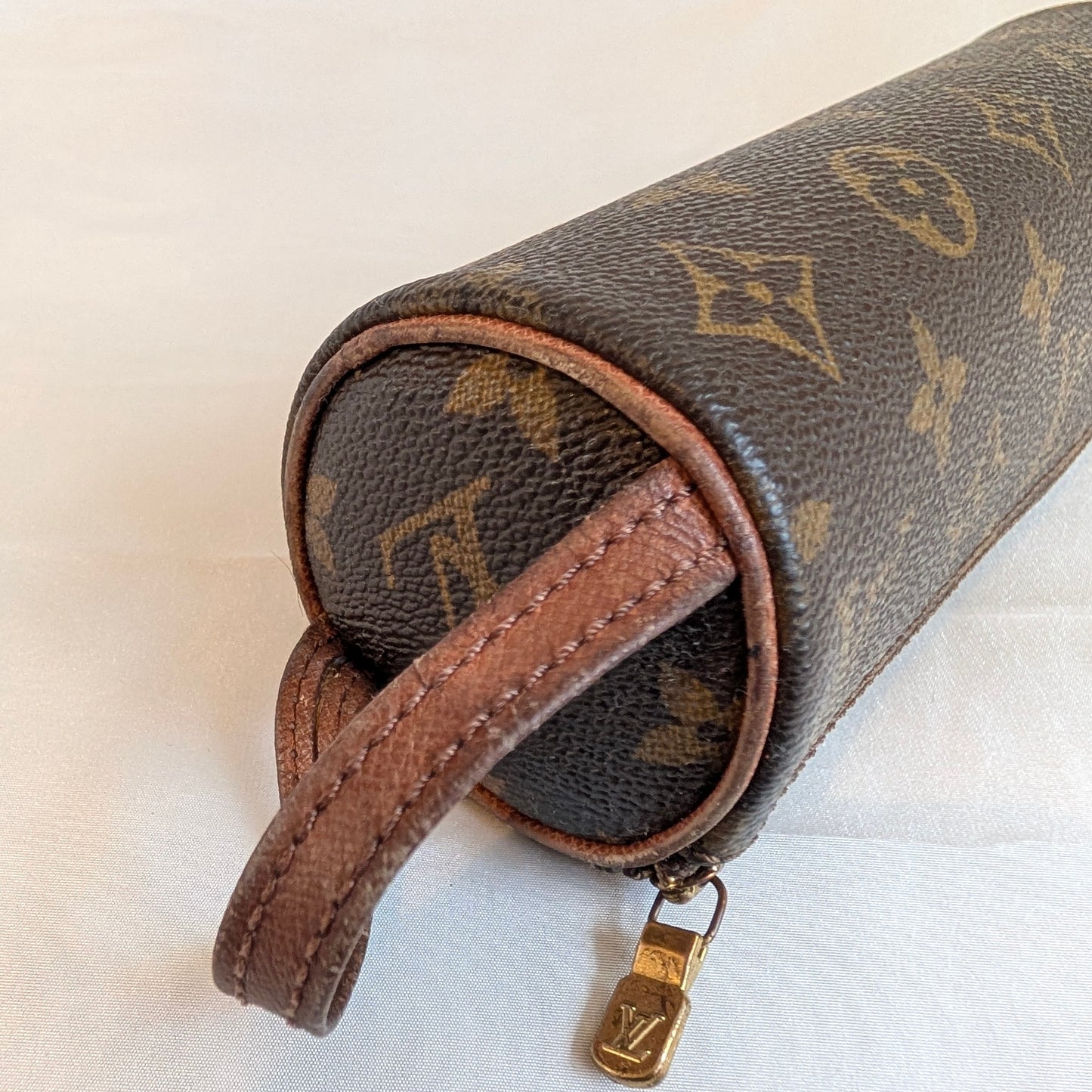 Louis Vuitton Pencil Case Trousse Ronde in Monogram Canvas 191125B19
