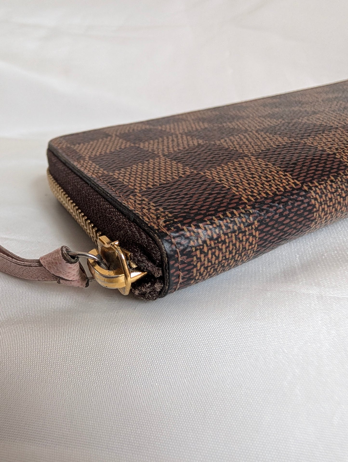 Louis Vuitton 2019 Clemence Zippy Purse in Damier Ebene with Rose Ballerine Interior SF3149
