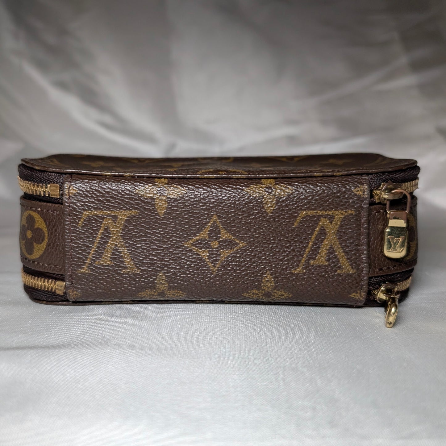 Louis Vuitton Trousse Brush PM in Monogram Canvas 191125B24