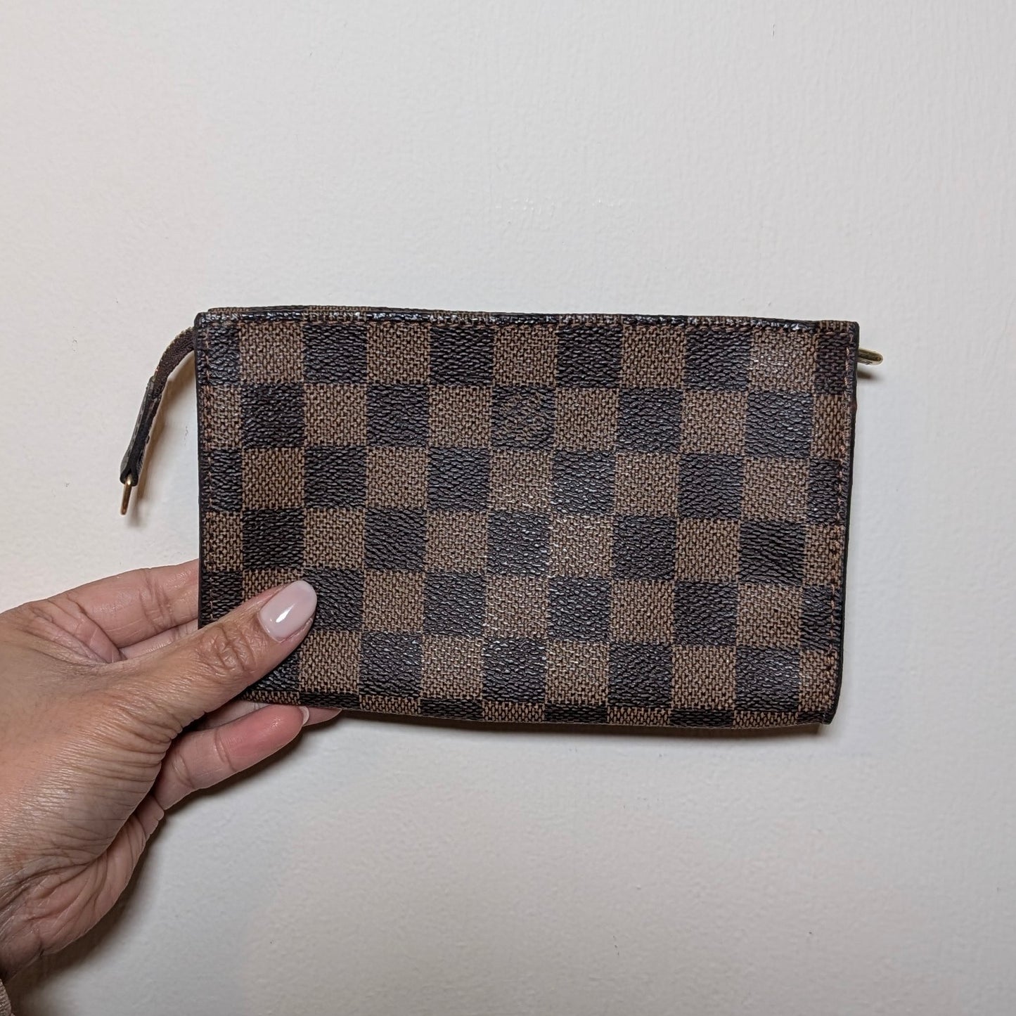 Louis Vuitton Bucket Pouch in Damier Ebene Canvas 140126B16