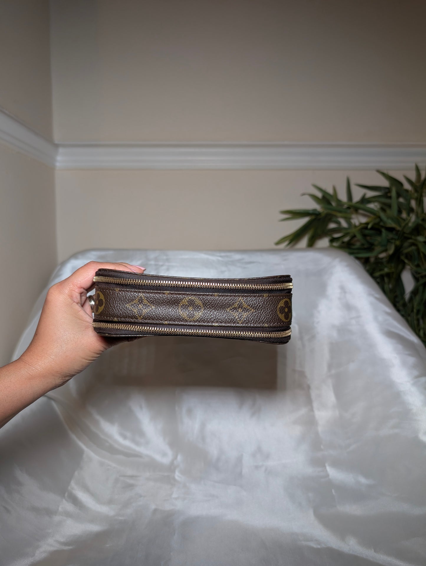 Louis Vuitton Trousse Brush PM in Monogram Canvas 191125B24