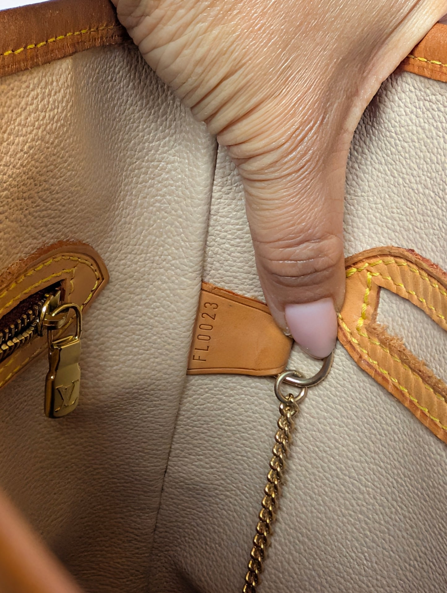 Louis Vuitton 2003 Bucket Bag PM in Monogram Canvas FL0023