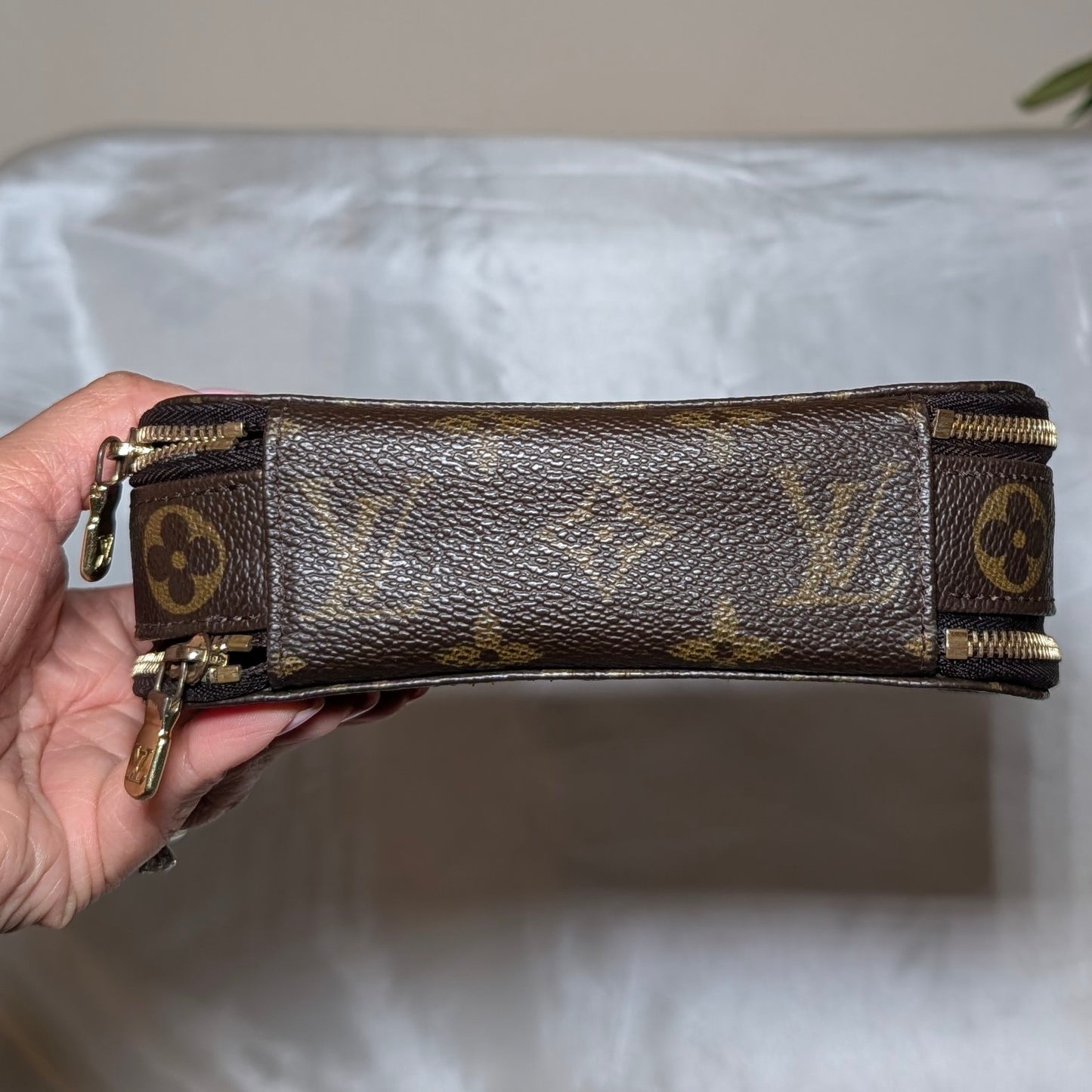 Louis Vuitton Trousse Brush PM in Monogram Canvas 191125B24