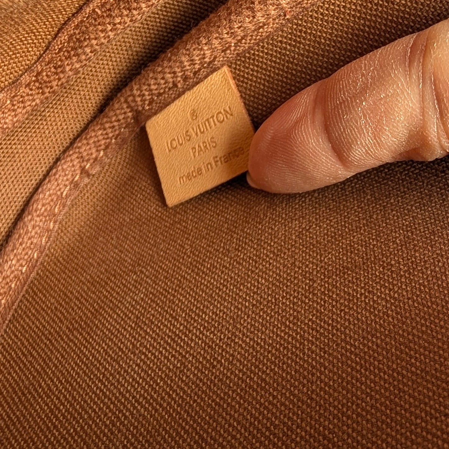 Louis Vuitton Multi Pochette Accessoires Bag in Monogram Canvas in Rosa Chiaro Interior 101225B03