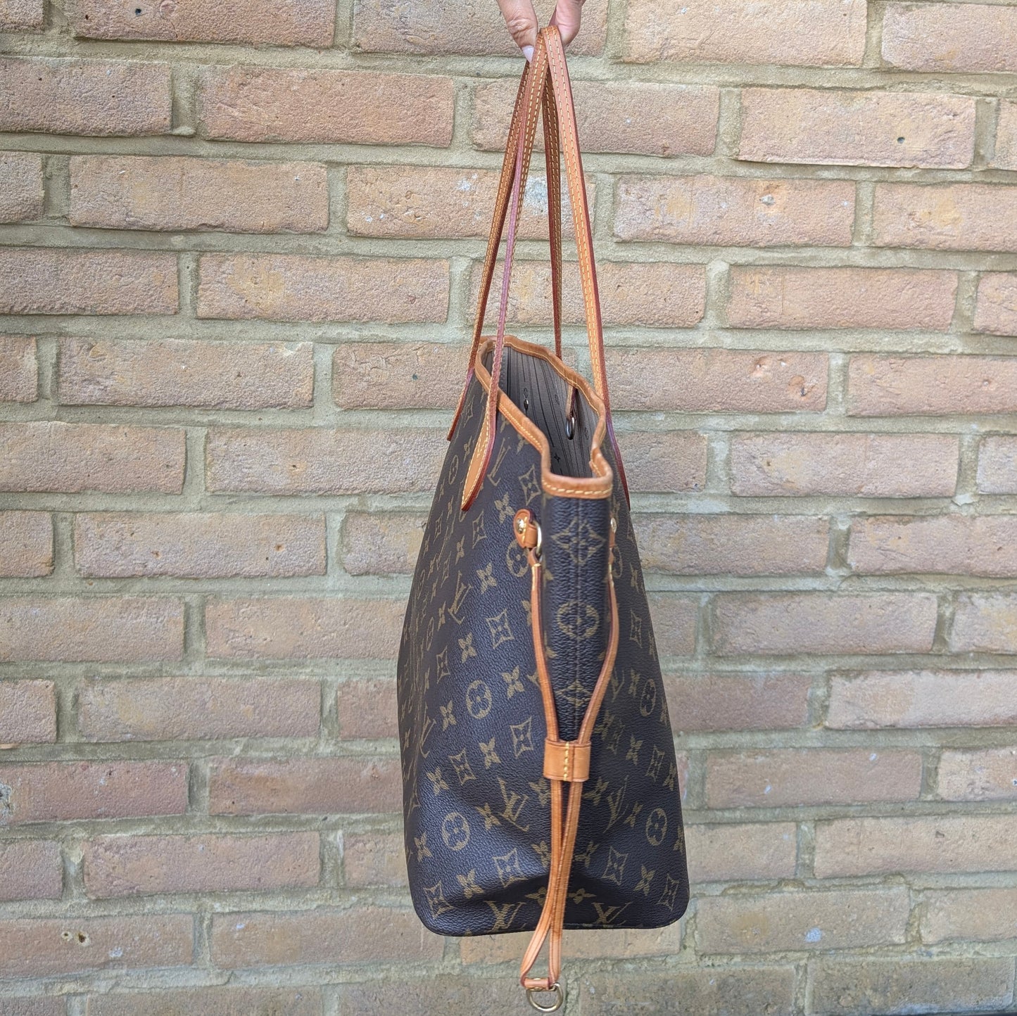 Louis Vuitton Neverfull MM Monogram with Beige Interior 280126B04