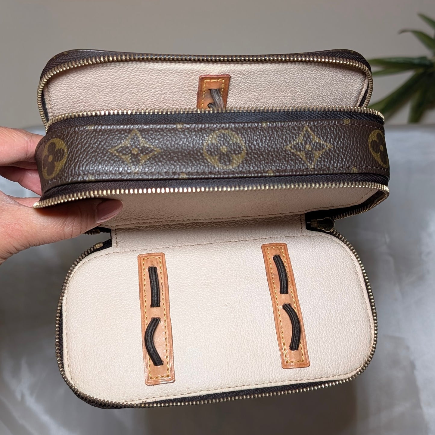 Louis Vuitton Trousse Brush PM in Monogram Canvas 191125B24