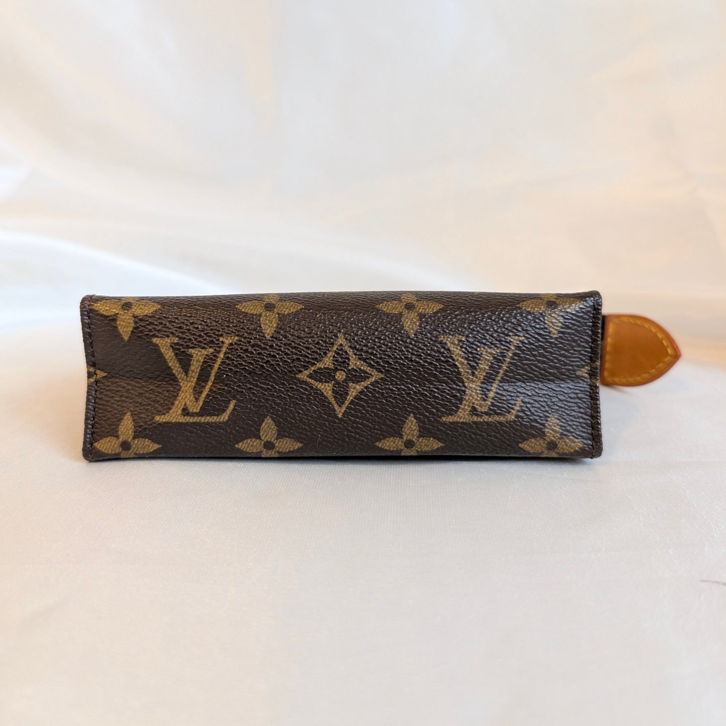 Louis Vuitton Toiletry Pouch 15 in Monogram Canvas 191125B21