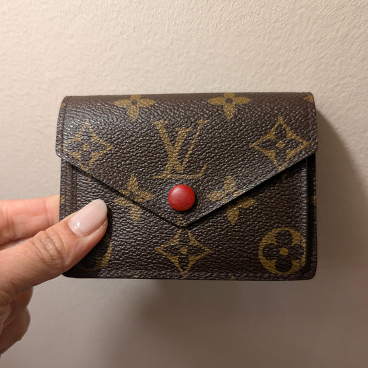 Louis Vuitton in Marie Mini Wallet Monogram with Cerise Interior 280126B13