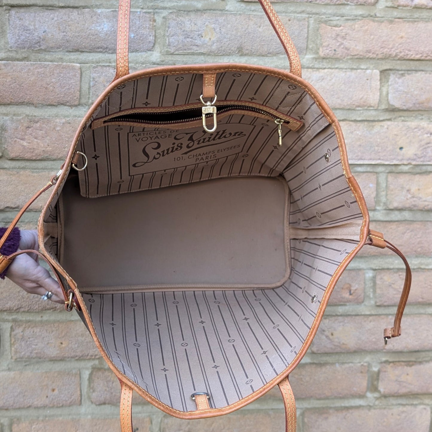 Louis Vuitton Neverfull MM Monogram with Beige Interior 280126B04