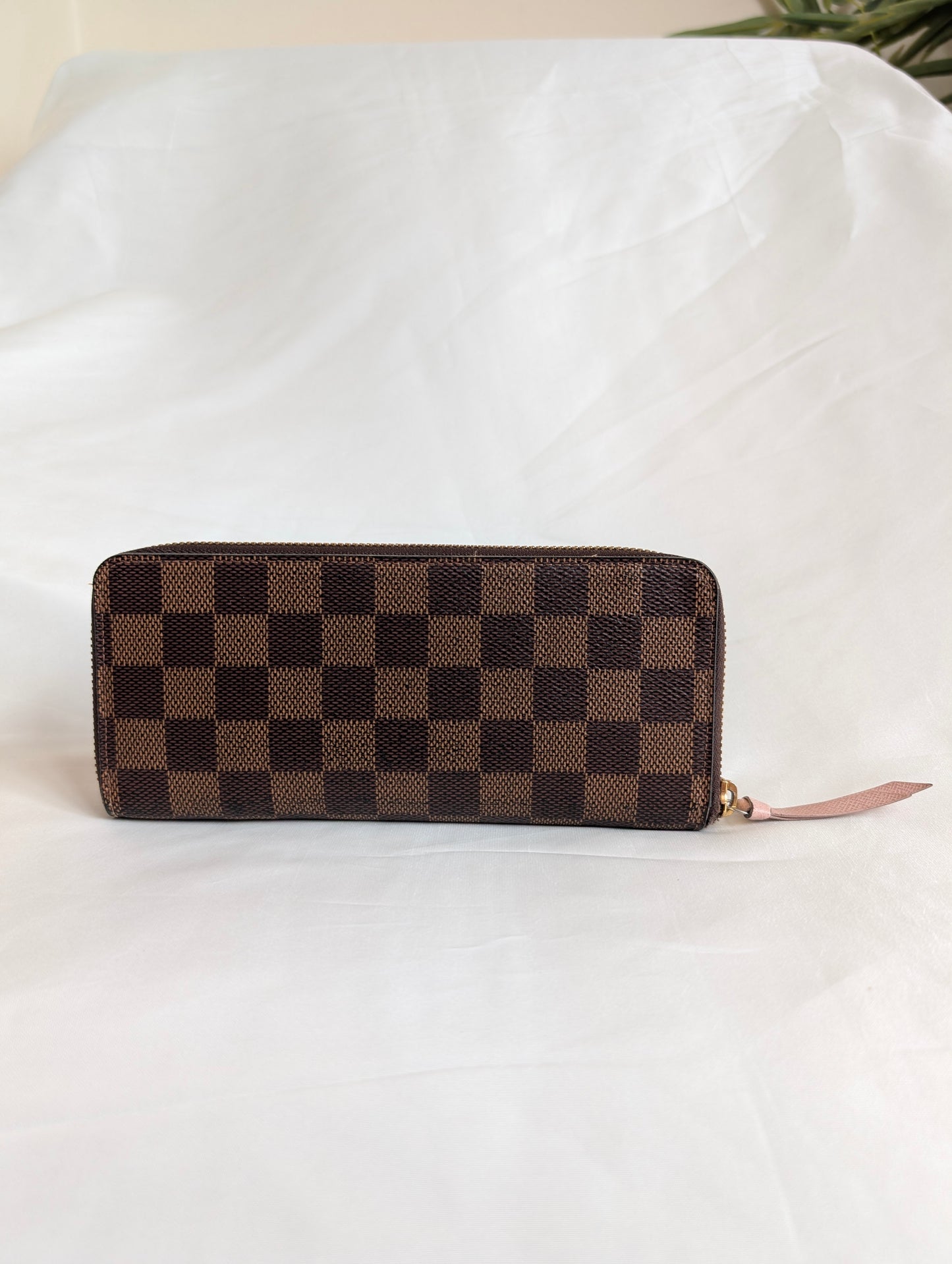 Louis Vuitton 2019 Clemence Zippy Purse in Damier Ebene with Rose Ballerine Interior SF3149