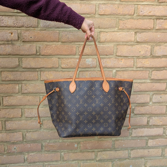 Louis Vuitton Neverfull MM Monogram with Beige Interior 280126B04