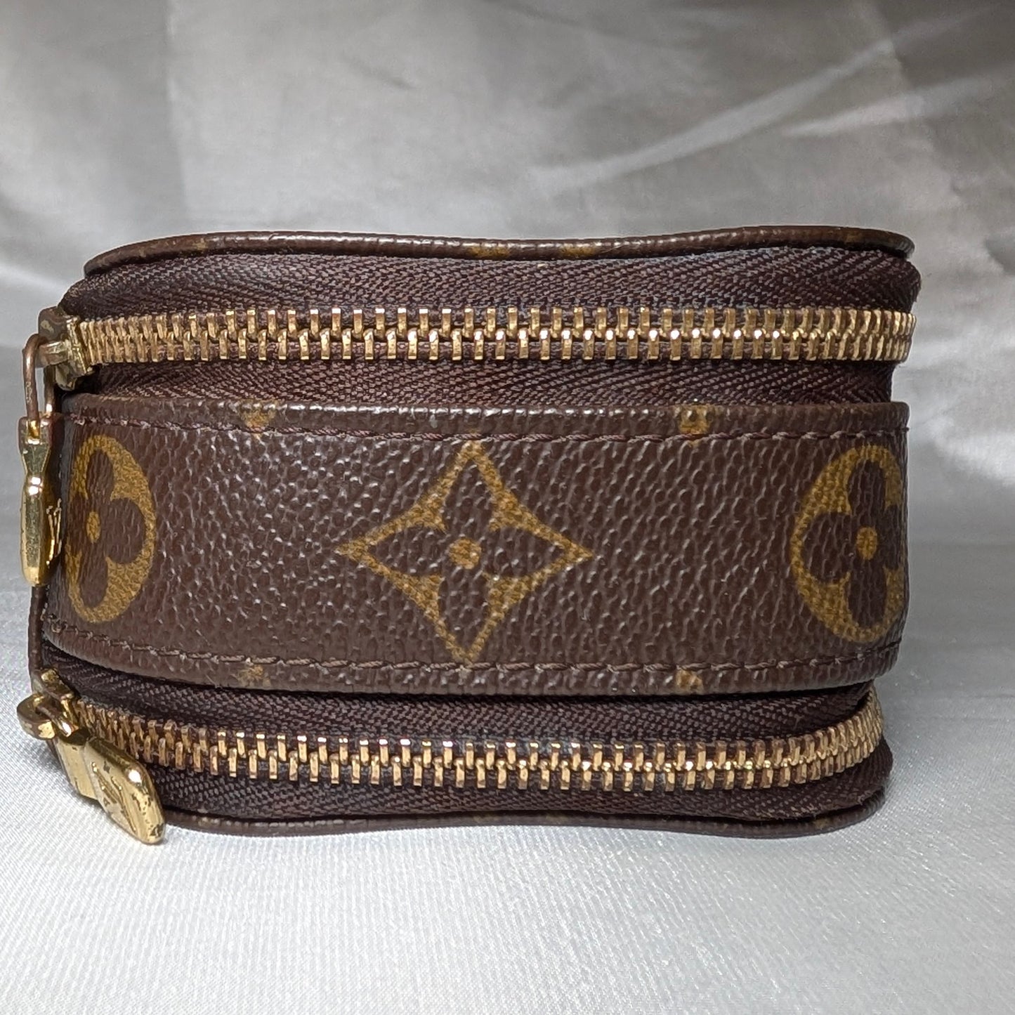 Louis Vuitton Trousse Brush PM in Monogram Canvas 191125B24