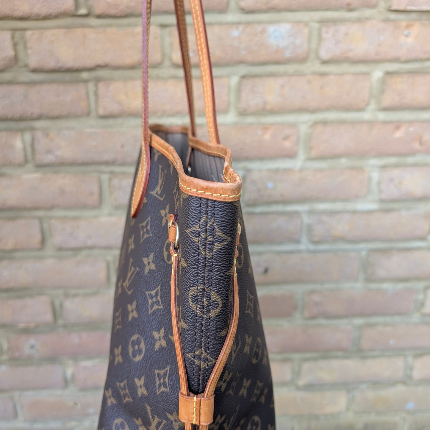 Louis Vuitton Neverfull MM Monogram with Beige Interior 280126B04