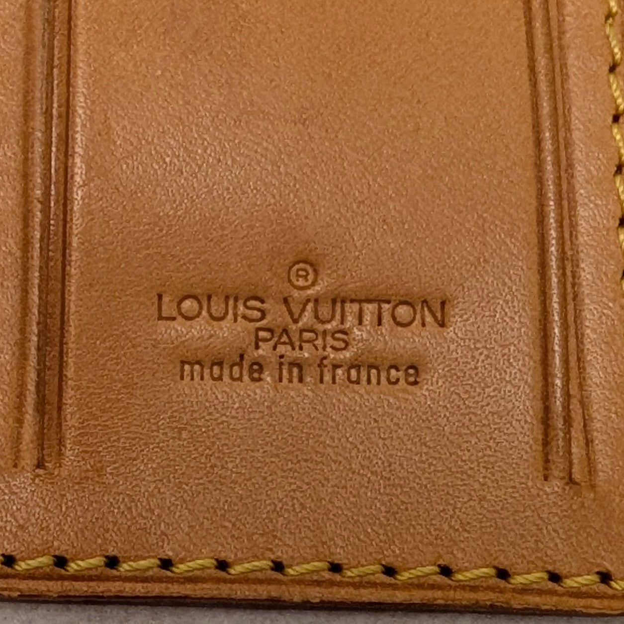 Louis Vuitton Luggage tag 251125B01
