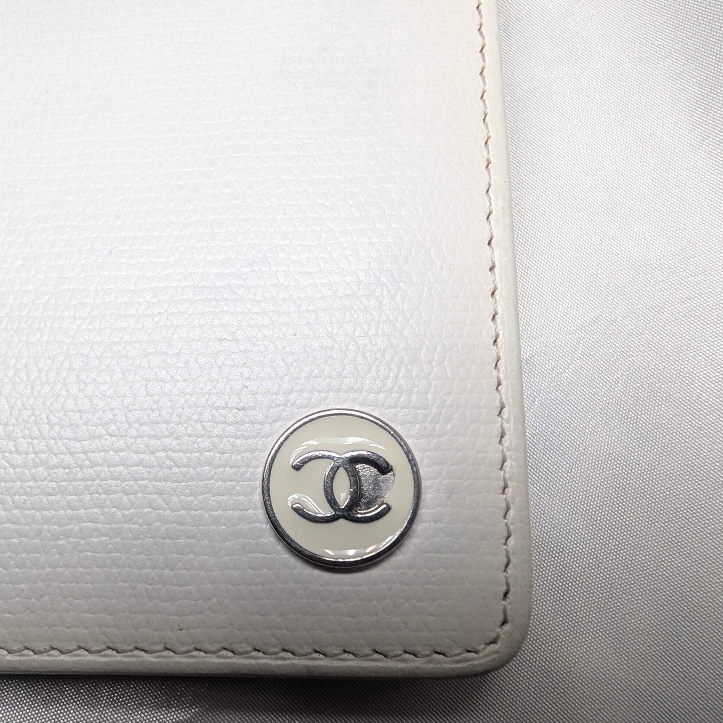 Chanel Bifold White Wallet 231125B21
