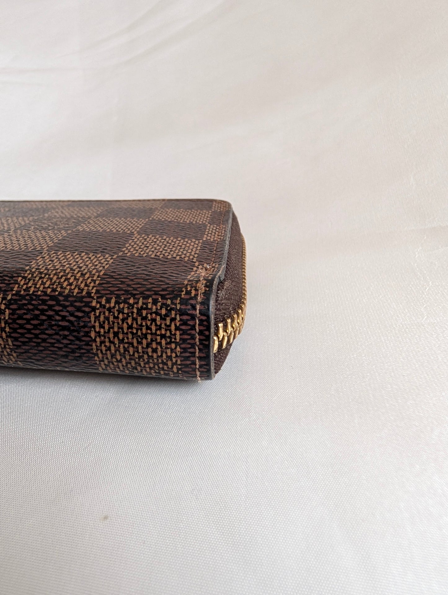 Louis Vuitton 2019 Clemence Zippy Purse in Damier Ebene with Rose Ballerine Interior SF3149